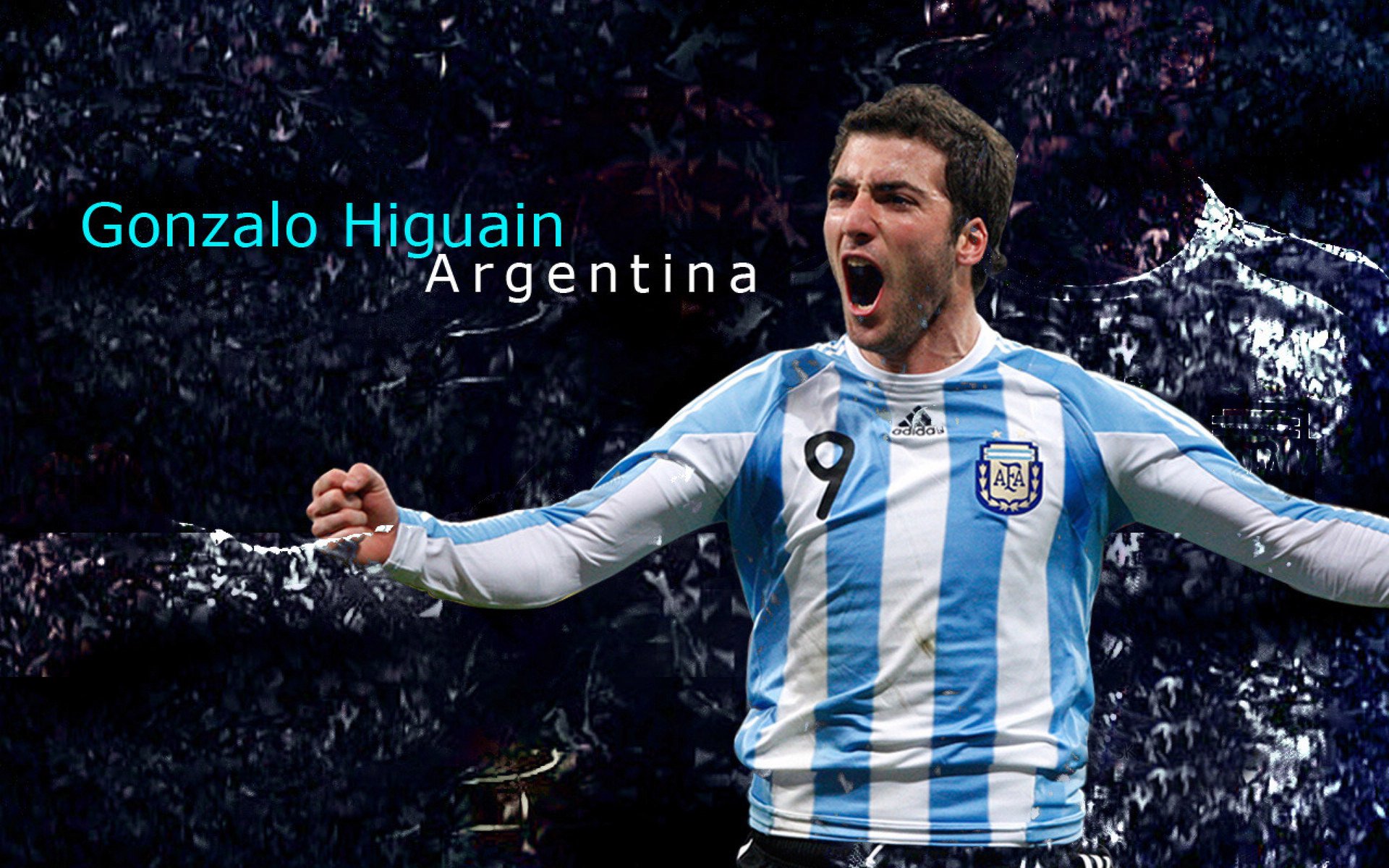 上港引援揭晓:28岁国脚张玉宁或加盟,或将成武磊队友,上港队员谈国足